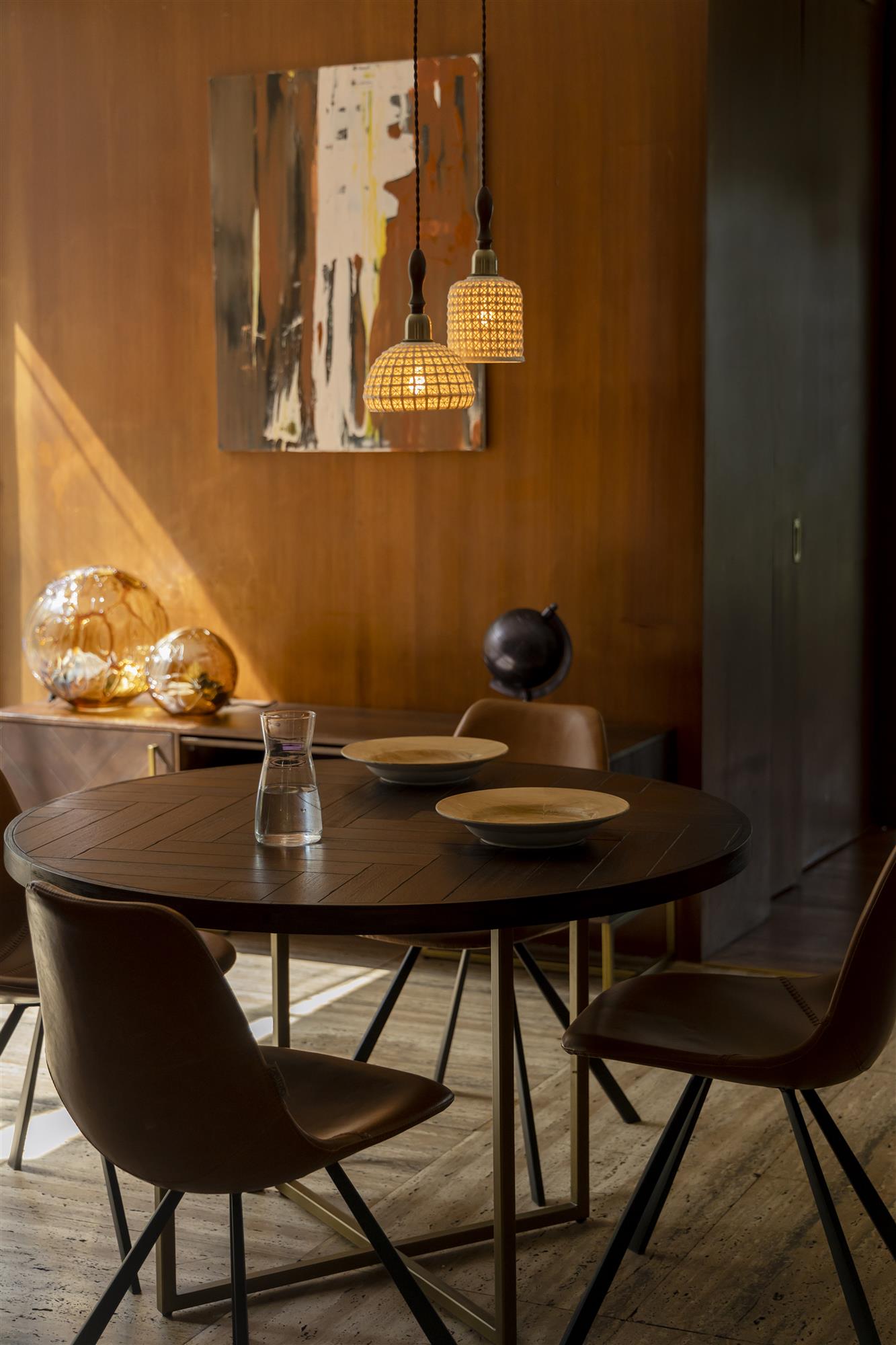 Dining table round brown 120 MIla