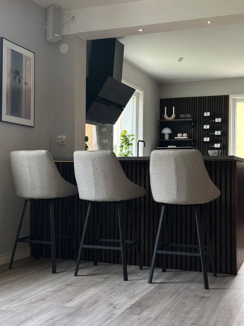 Grace Barstool Beige/Black (Swivel)